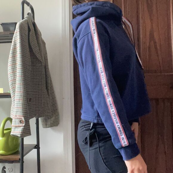 Tommy Hilfiger‎ Navy Blue Crop Hoodie Size M Womens - Picture 9 of 9